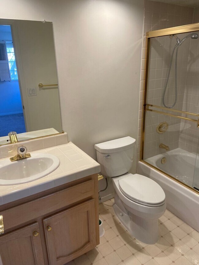 Building Photo - American River Canyon Folsom - 3 Bdrm, 3 Bath in gated community