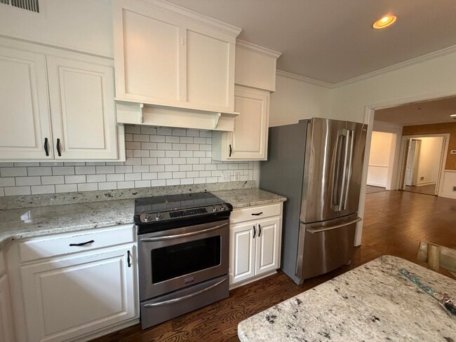 Building Photo - 115 Adams Ave