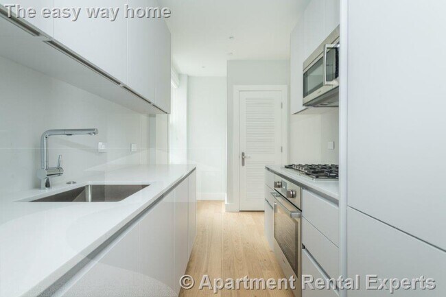 Building Photo - 286 Chestnut Hill Ave