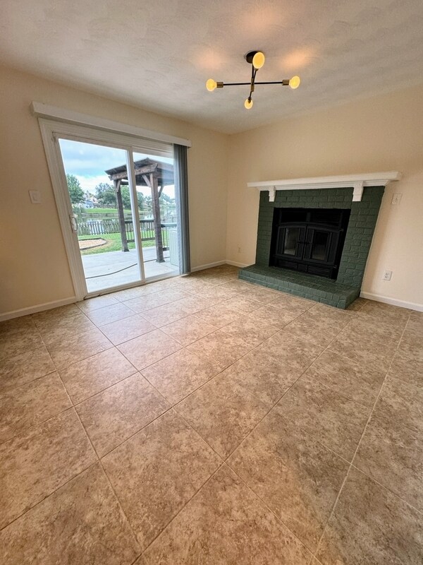 Building Photo - 3021 Glastonbury Dr