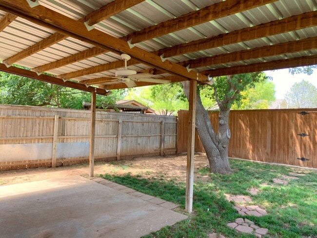 Building Photo - 3 Bed 2 bath Lubbock ISD
