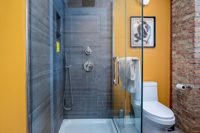 Building Photo - 10 N Pistakee Lake Rd