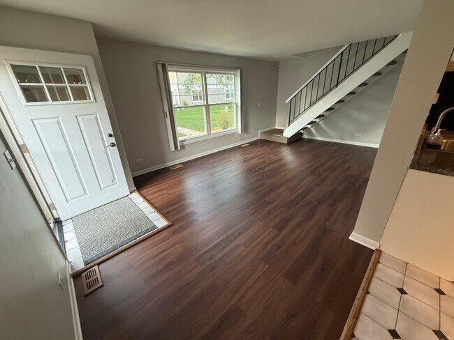 Building Photo - 362 Farmington Ln