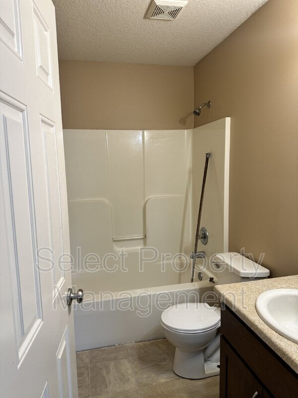 Building Photo - 8531 Forsythia Ct