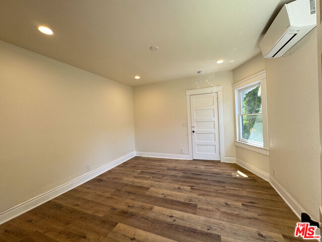 Building Photo - 1828 S Gramercy Pl