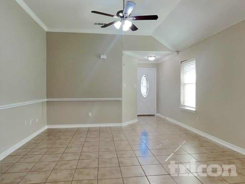 Building Photo - 733 Stribling Cir