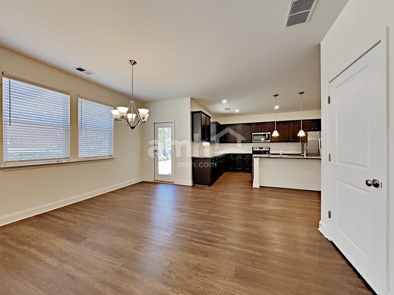 Building Photo - 144 Lindridge Dr