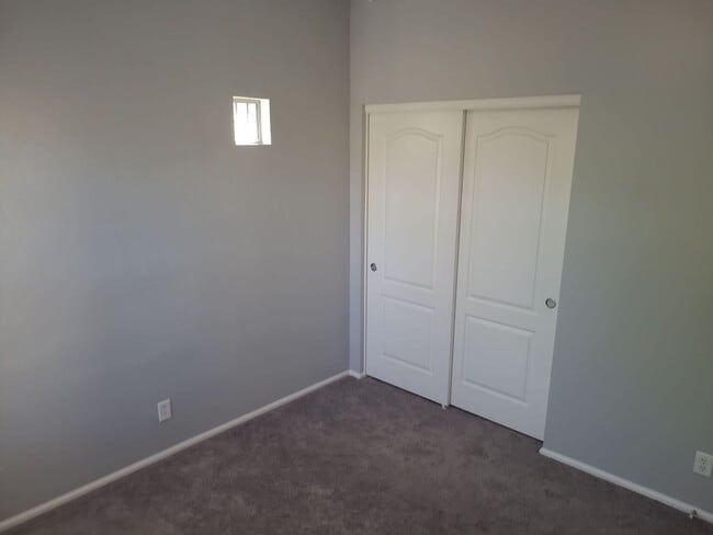 Building Photo - Ideal Living in Highland Groves: Stunning Cul-de-Sac Home with Builder Upgrades, Open Floor Plan,...