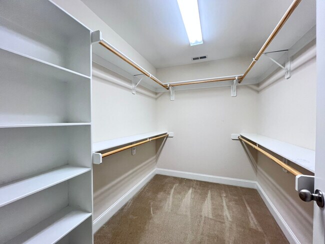 Building Photo - 2707 Masonboro Ferry Dr