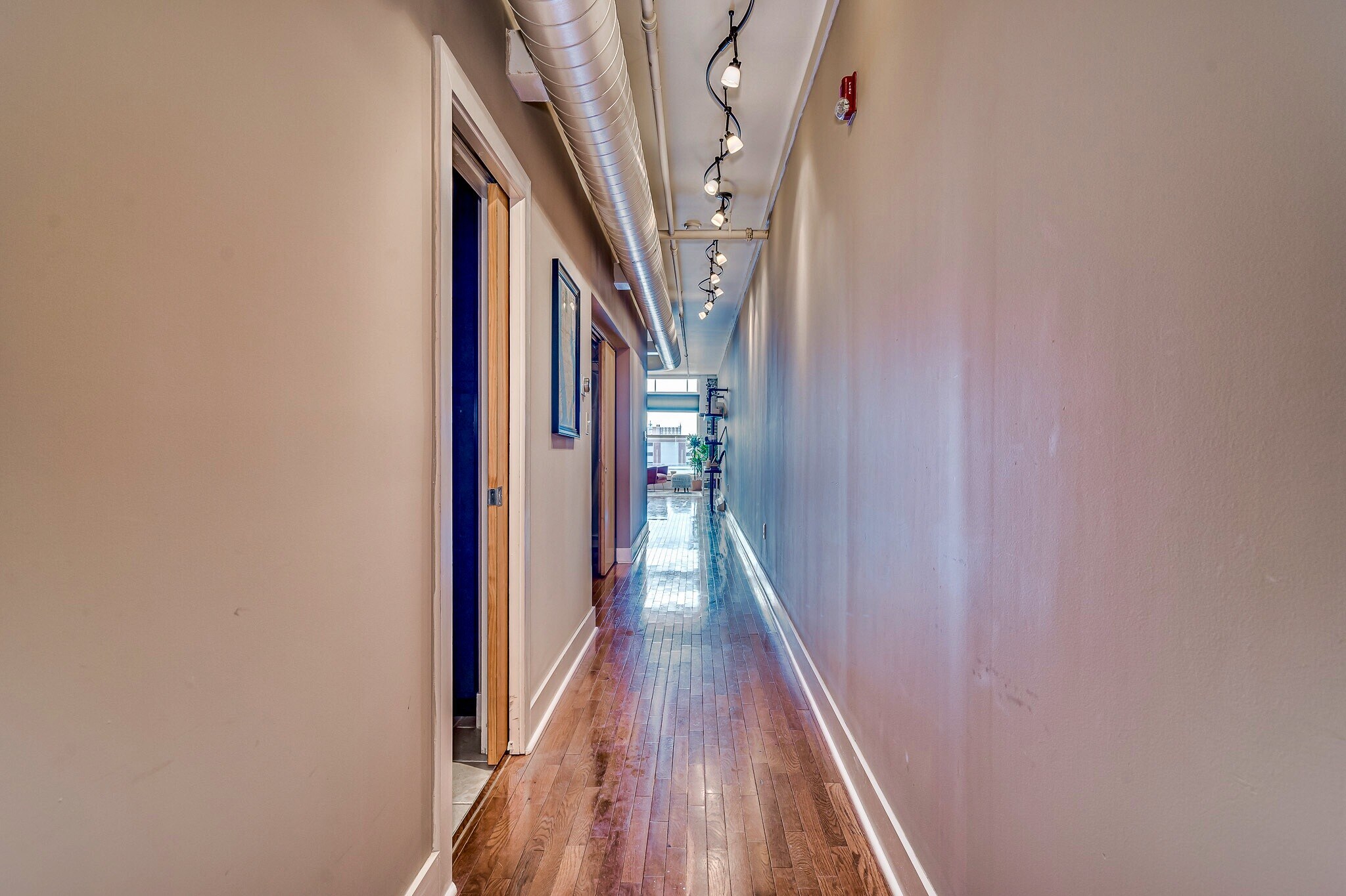 Building Photo - 418 S Gay St