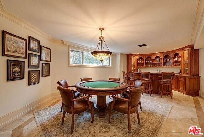 Building Photo - 209 S Anita Ave