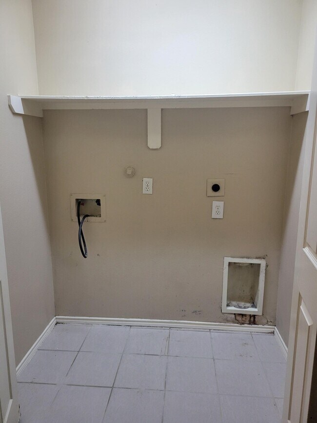 Building Photo - 7206 Cypress Pr Dr