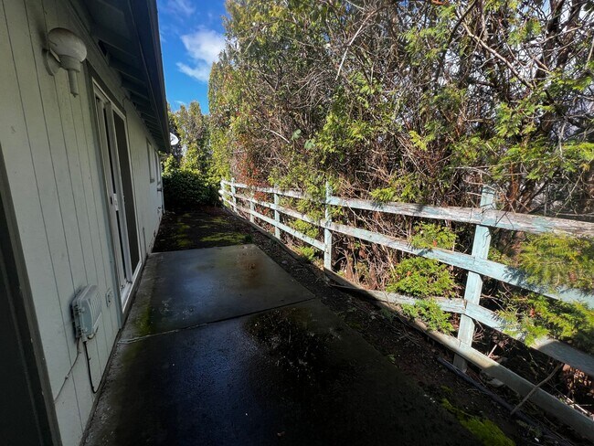 Building Photo - 210-220 N 2nd St