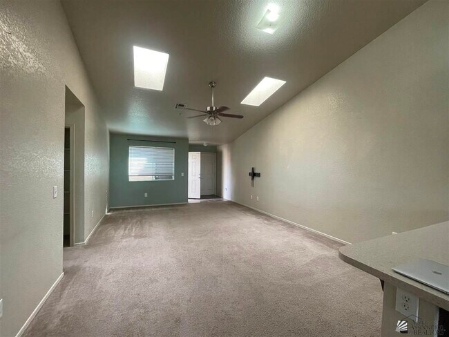 Building Photo - 9027 E 31st Ln