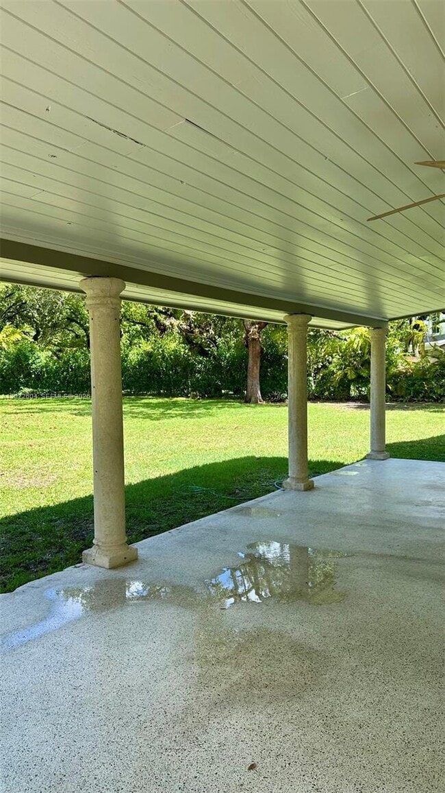 Building Photo - 6801 SW 102nd Ave