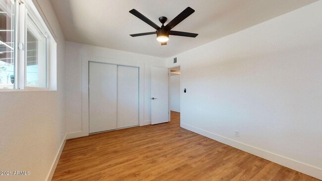 Building Photo - Remodeled 2 bedroom 1 bath!