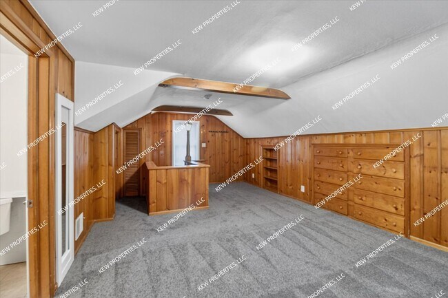 Building Photo - Lovely 3-Bedroom, 1.5-Bathroom Brick Bungalow for Rent in Redford Twp.!