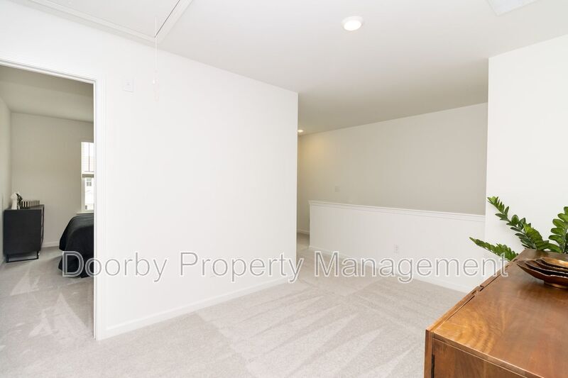 Building Photo - 114 Saddlebred Wy