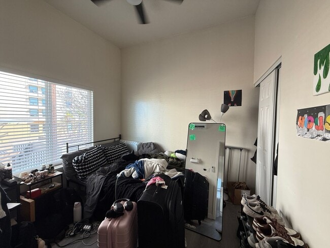 Building Photo - 4 Bed/2 Bath on Mary Lane! (Lease out, pen...