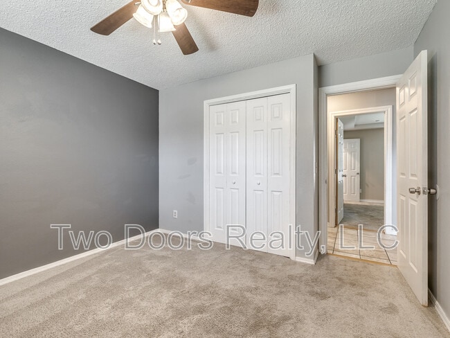 Building Photo - 3900 Hiddleston Cir