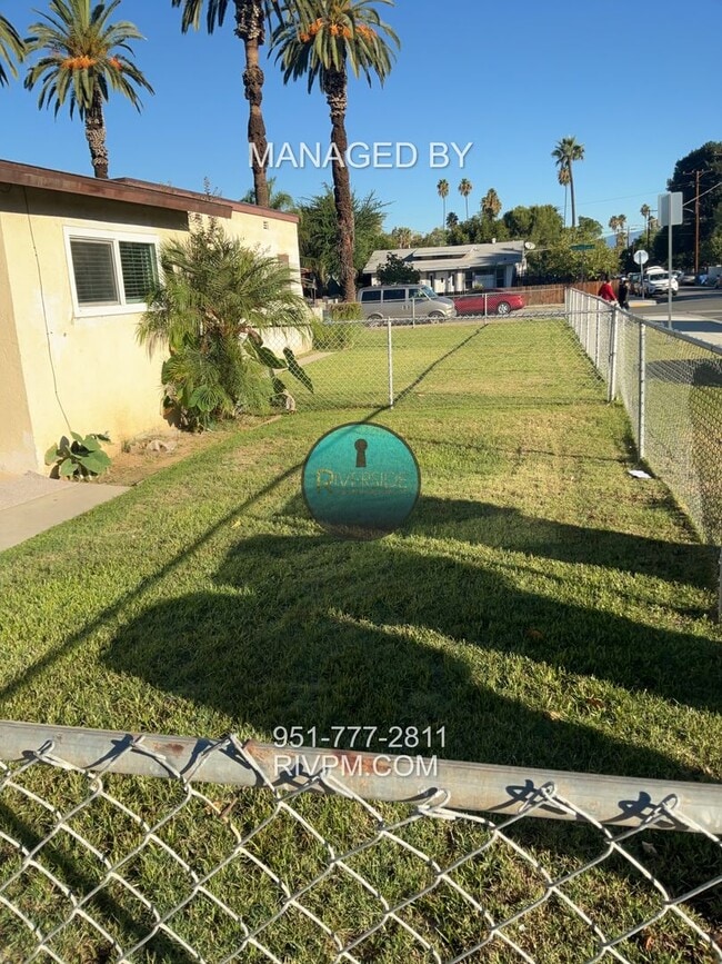 Building Photo - Welcome home to this beautifully refreshed...