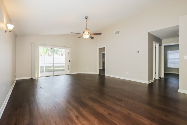Building Photo - 2035 Attaway Dr