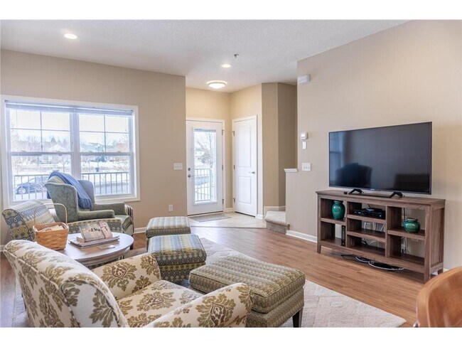 Building Photo - 2952 Clover Ridge Dr