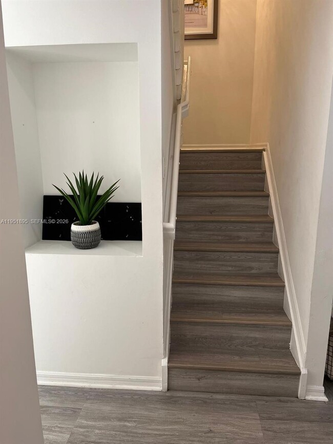 Building Photo - 5932 SW 162nd Ct