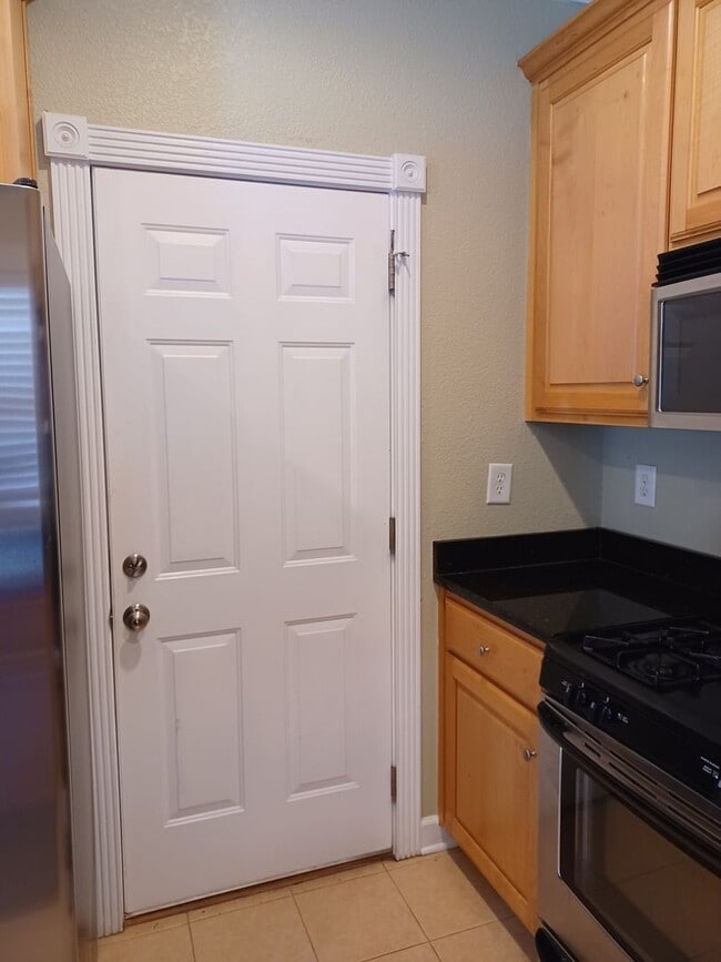 Building Photo - Spacious 4 Bedroom in Chics Beach