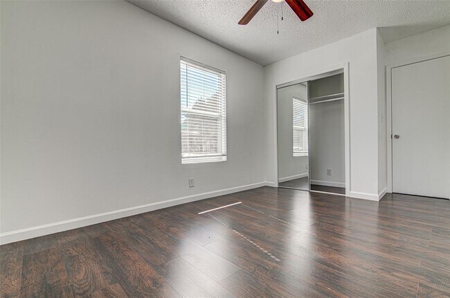 Building Photo - 912 Catalpa St