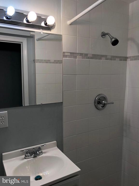 Building Photo - 204 Northview Dr