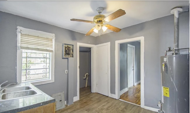 Building Photo - 2028 Lee Terrace SW