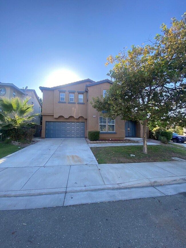 Building Photo - Ready Now! – Stunning Corner Lot Home