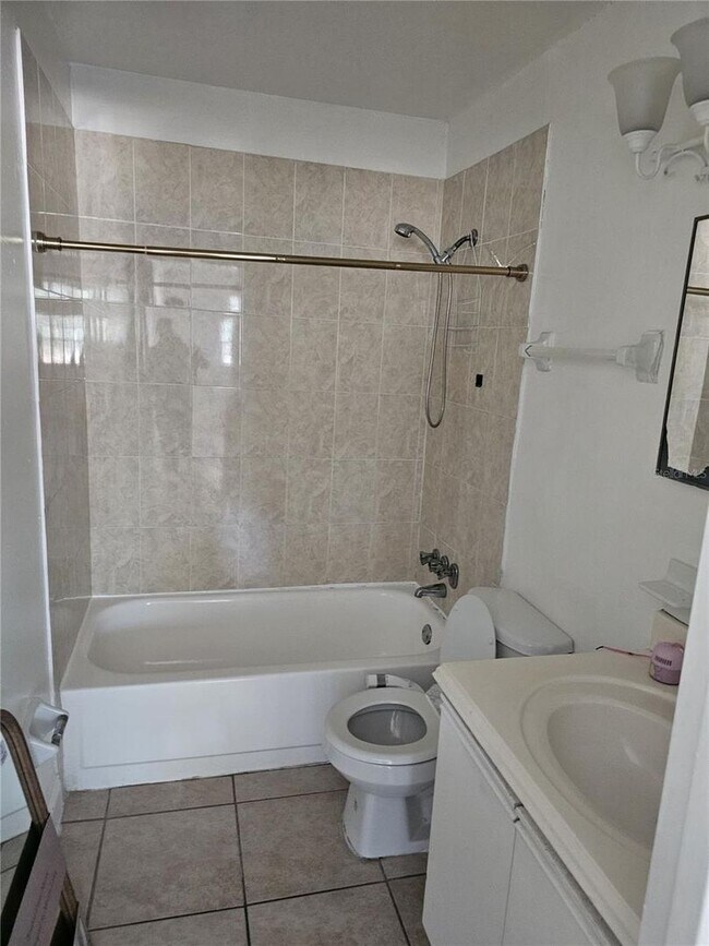 Building Photo - ESSEX PARK VILLAGE  UNIT C