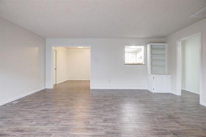 Building Photo - 9023 N Rockwell Dr