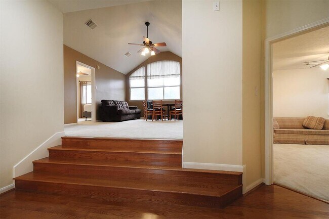 Building Photo - 18811 Cypress Chateau Dr