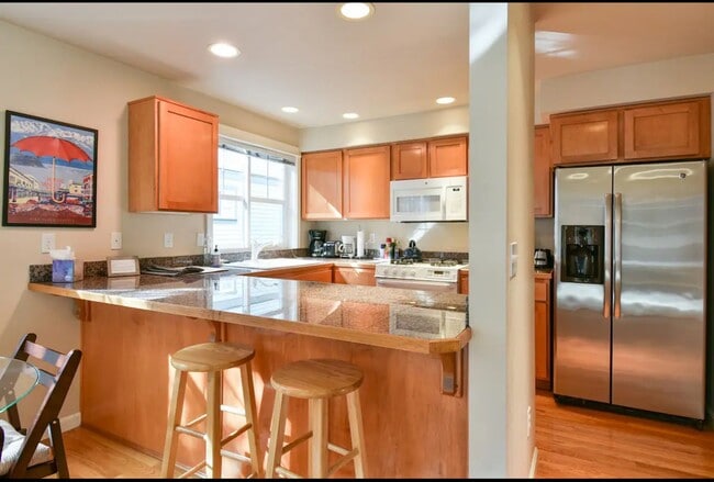 Building Photo - Stylish Craftsman-Flex Lease Term