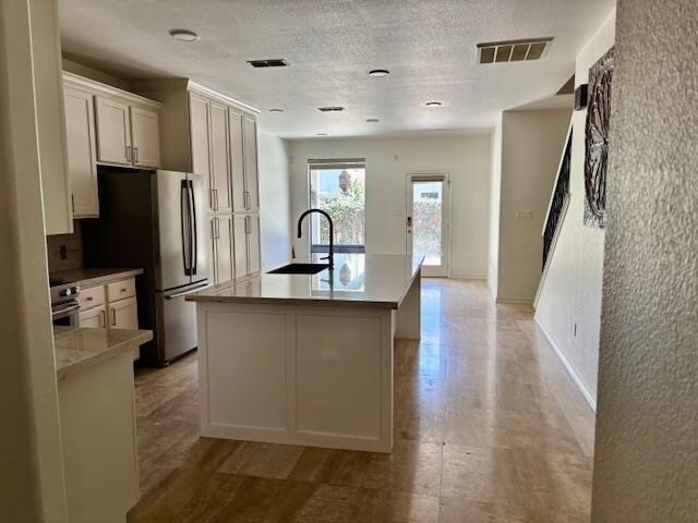 Building Photo - 9813 Sandhill Dr