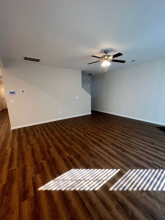 Building Photo - BRAND NEW AND JUST FOR YOU!!