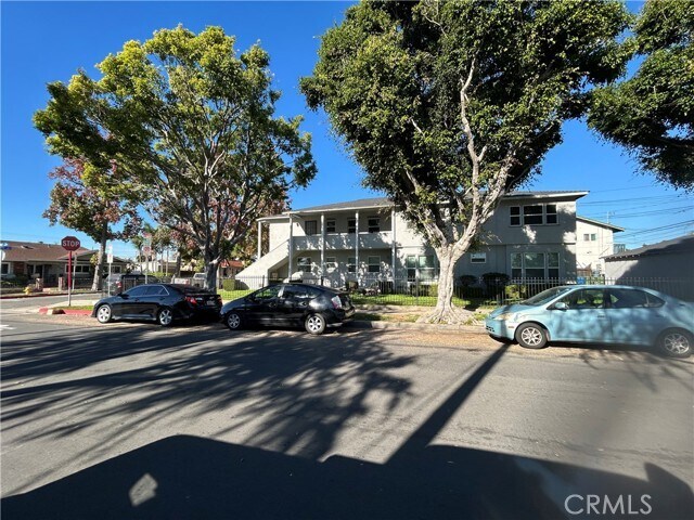 Building Photo - 966 Holly St