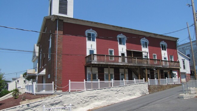 Building Photo - 208 Dock St