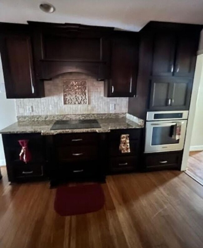 Building Photo - Luxury Ranch Living: Pool, Privacy & Premi...