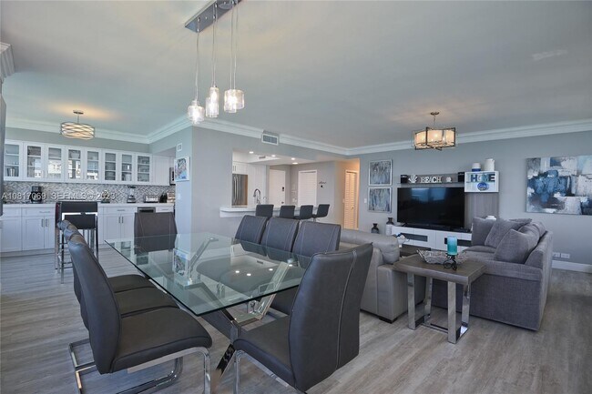 Building Photo - 3505 S Ocean Dr