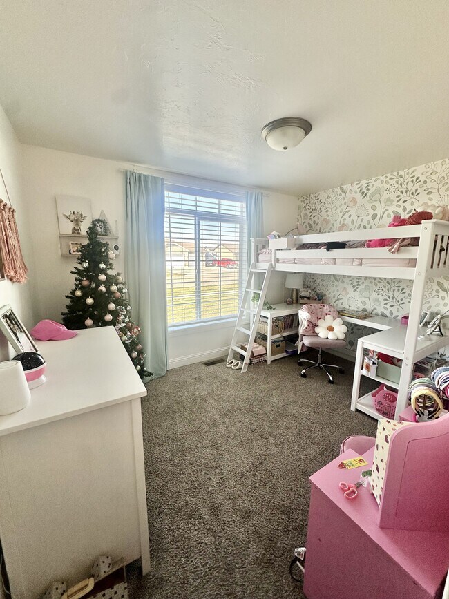 Building Photo - 3920 Flint Ave