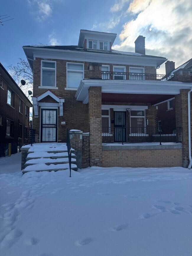 Building Photo - 2925 Calvert Ave