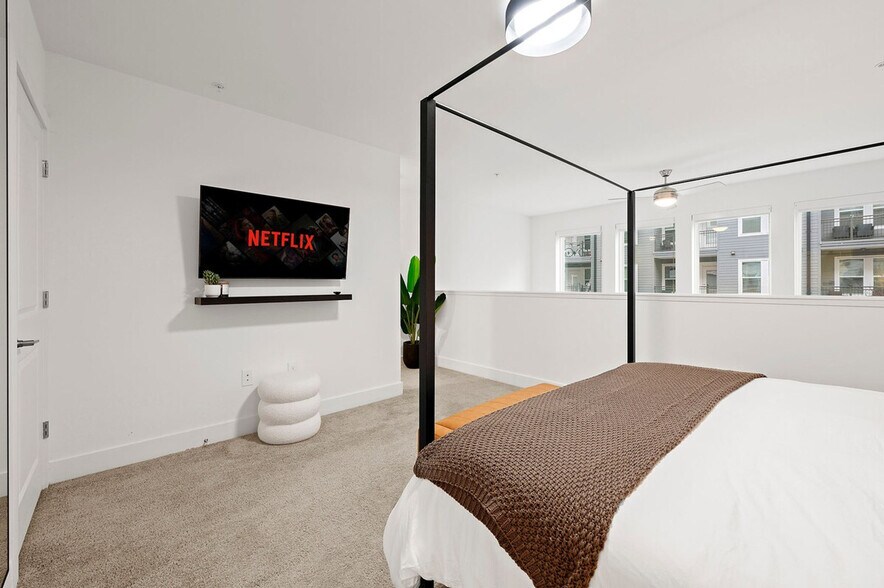 Building Photo - 230 Bill Kennedy Wy SE