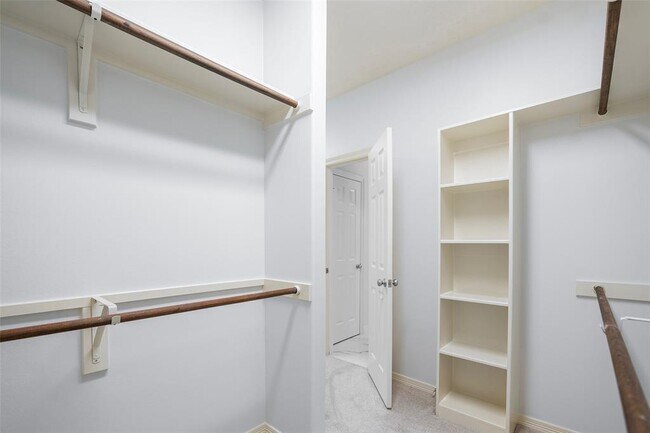 Building Photo - 1518 Olive Park