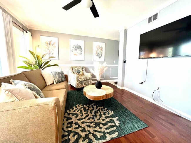 Building Photo - 4000 Gulf Terrace Dr