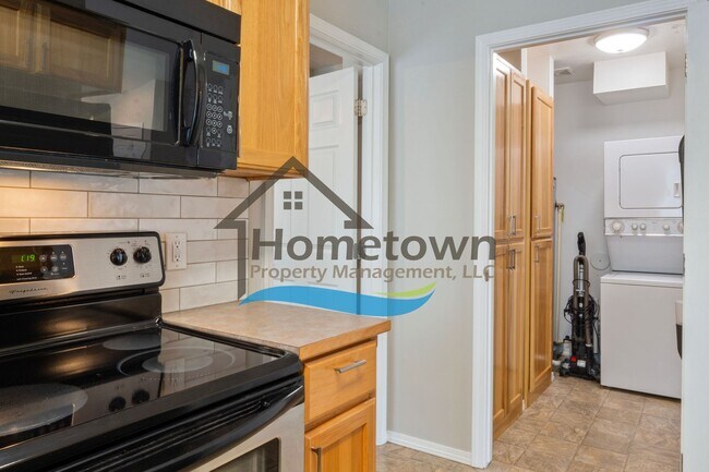 Building Photo - 1 Bedroom 1 Bathroom Home with Off-Street Parking Available in Coeur d'Alene!