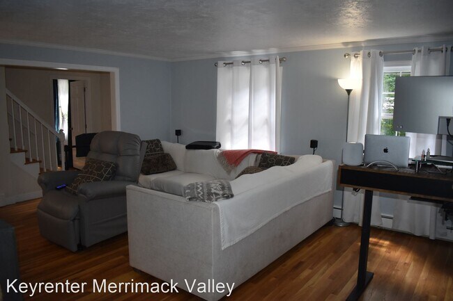 Building Photo - 4 br, 2 bath House - 3 Minot Avenue